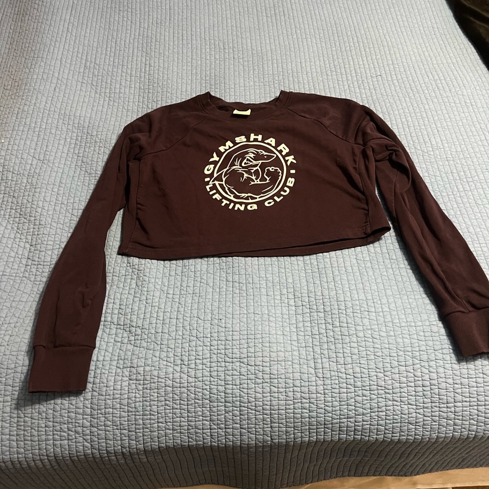 Super cute cropped crew neck top from Gymshark